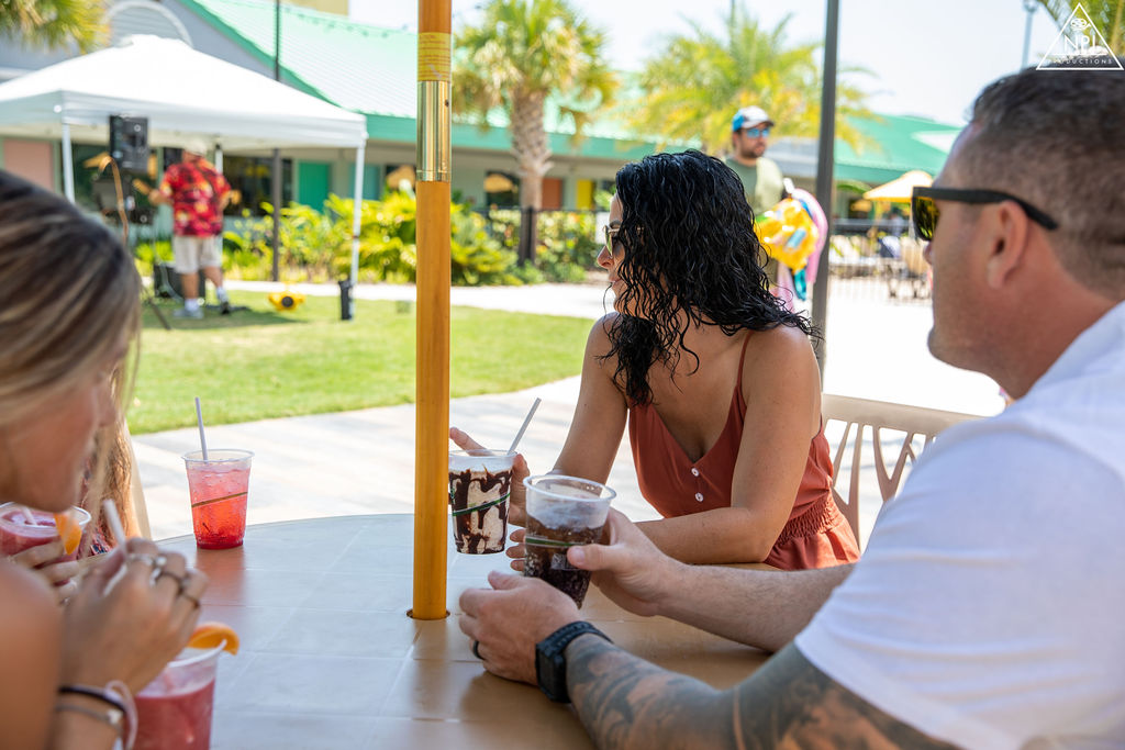 Duck Dive Bar and Grill